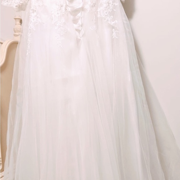 White Tulle + Lace Gown - Picture 6 of 9